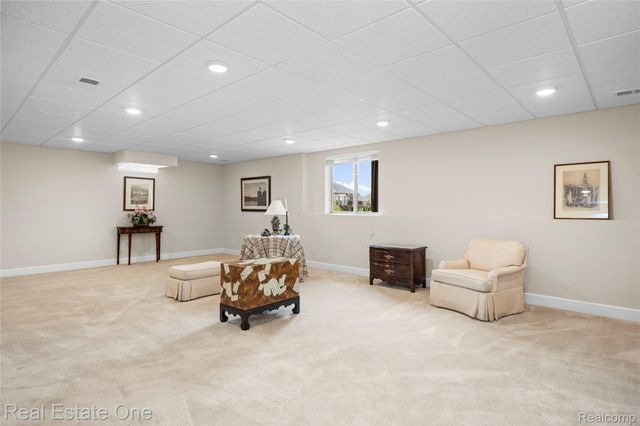 49031 Honey Tree Court Court, Northville, MI 48168