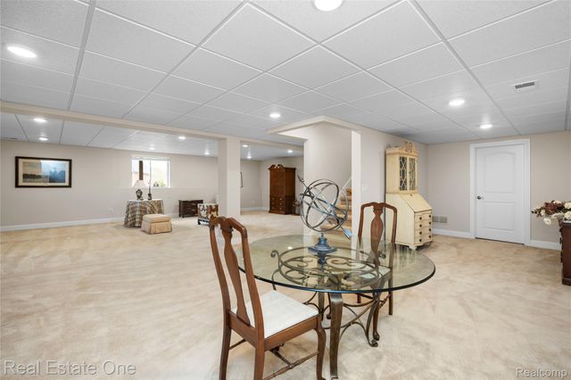 49031 Honey Tree Court Court, Northville, MI 48168