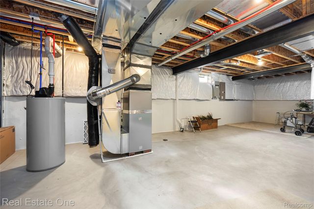 49031 Honey Tree Court Court, Northville, MI 48168