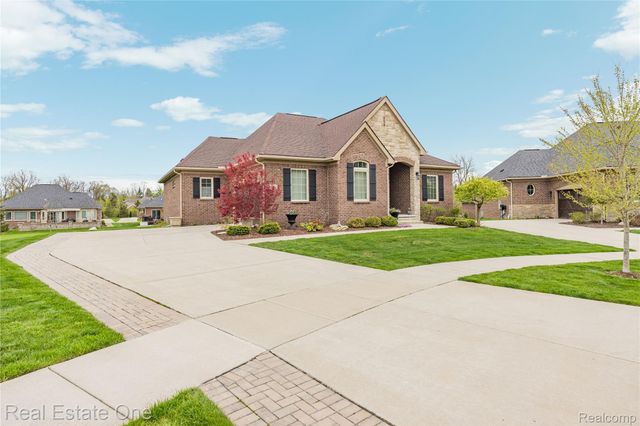 49031 Honey Tree Court Court, Northville, MI 48168