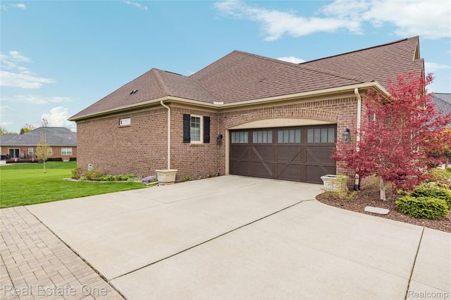 49031 Honey Tree Court Court, Northville, MI 48168