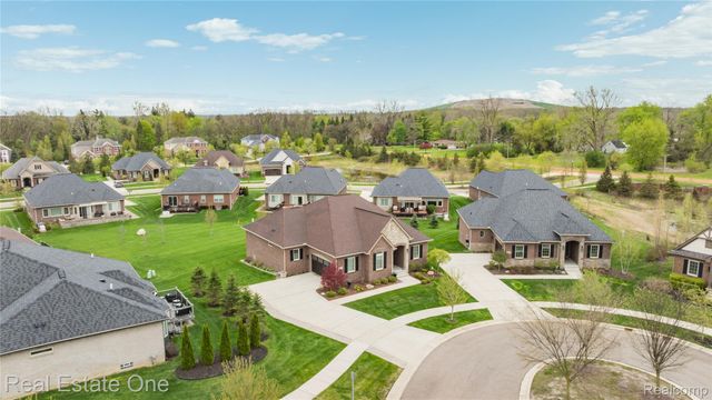 49031 Honey Tree Court Court, Northville, MI 48168