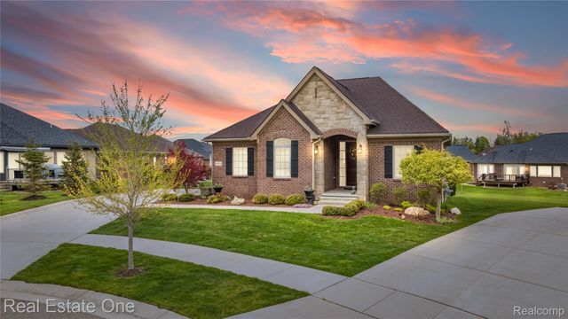 49031 Honey Tree Court Court, Northville, MI 48168
