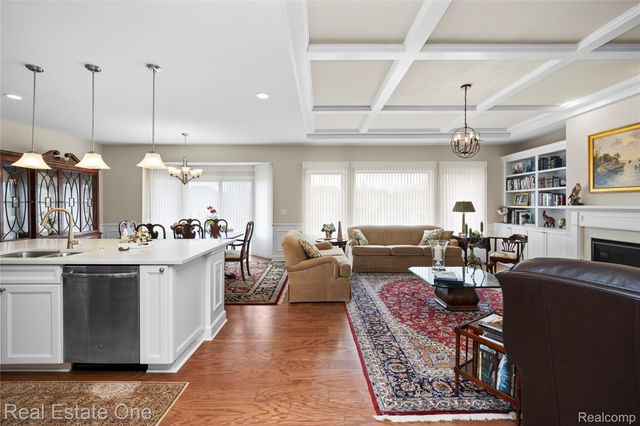 49031 Honey Tree Court Court, Northville, MI 48168