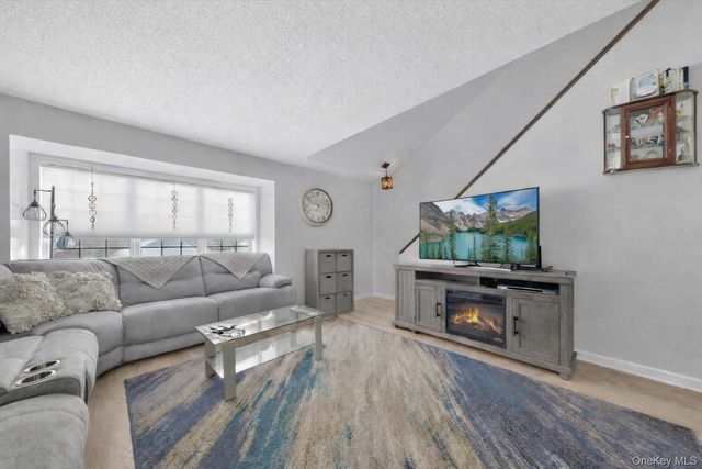 118 Elmcrest Drive, Fishkill, NY 12524