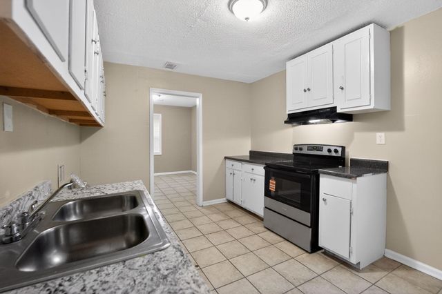 1111 CANARY LN, Memphis, TN 38109