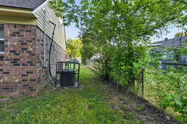 1111 CANARY LN, Memphis, TN 38109