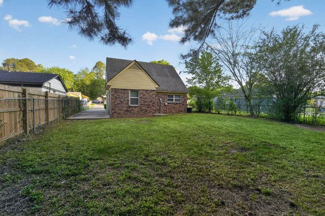 1111 CANARY LN, Memphis, TN 38109