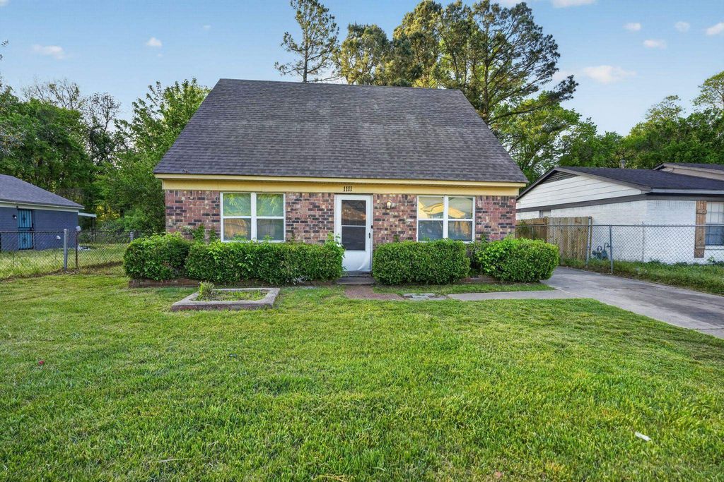 1111 CANARY LN, Memphis, TN 38109