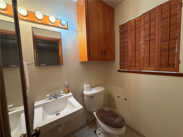 1003 Schallert Dr, Alice, TX 78332