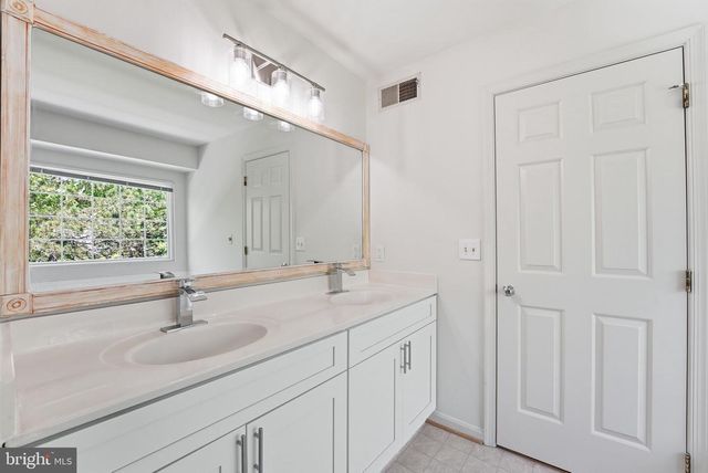 2709 BARONHURST DR, Vienna, VA 22181