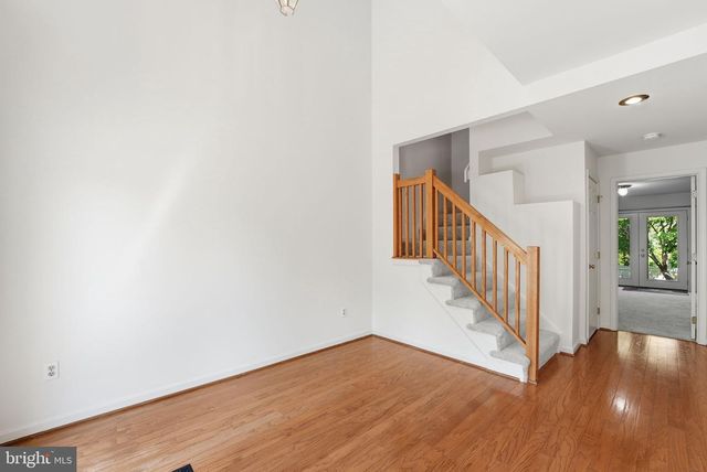 2709 BARONHURST DR, Vienna, VA 22181