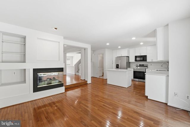 2709 BARONHURST DR, Vienna, VA 22181