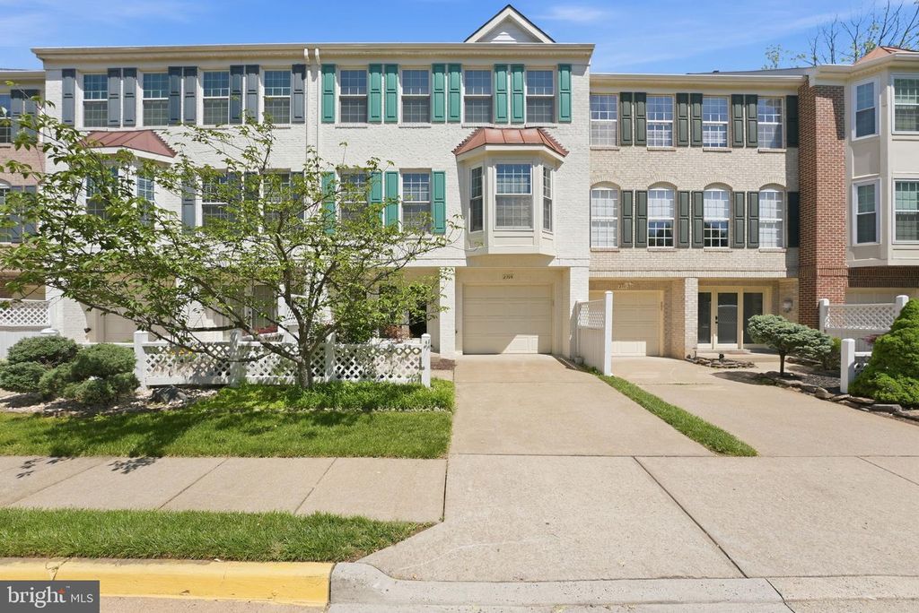 2709 BARONHURST DR, Vienna, VA 22181