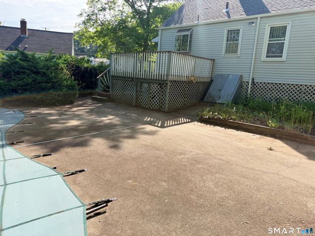 907 North High Street, East Haven, CT 06512