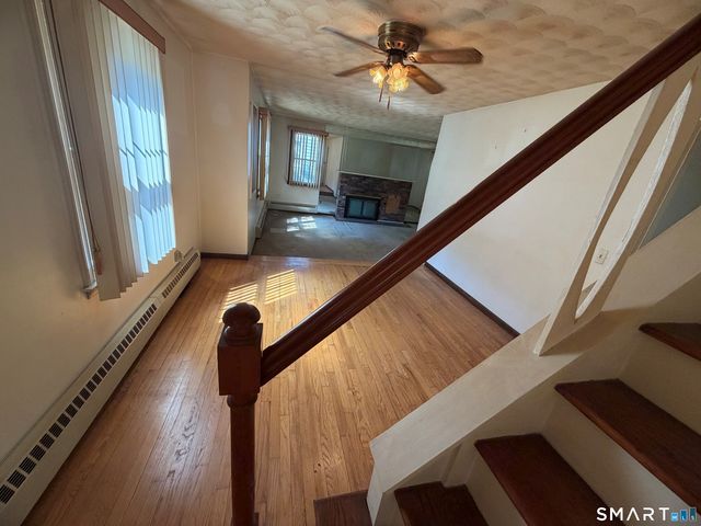 907 North High Street, East Haven, CT 06512