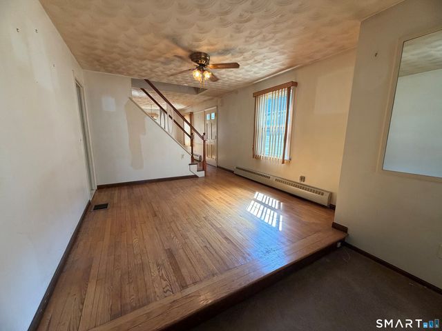 907 North High Street, East Haven, CT 06512