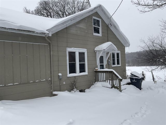 38983 County Road 215, Bangor, MI 49013