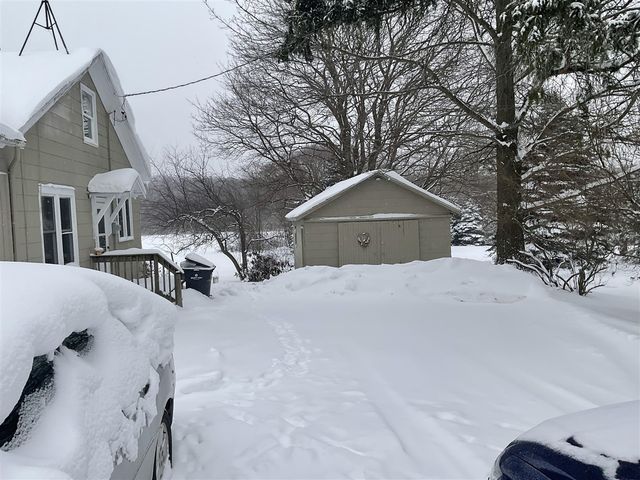 38983 County Road 215, Bangor, MI 49013