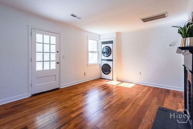 2016 Hawthorne Street, Savannah, GA 31404