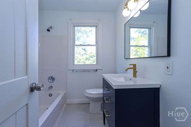 2016 Hawthorne Street, Savannah, GA 31404