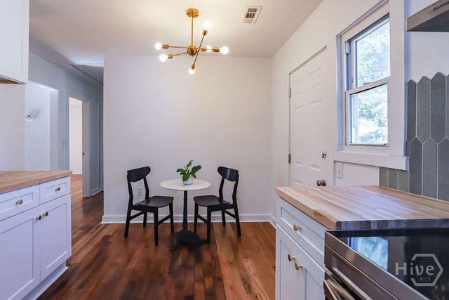 2016 Hawthorne Street, Savannah, GA 31404