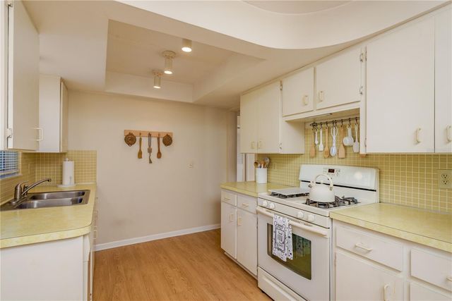 6952 122ND STREET, Seminole, FL 33772