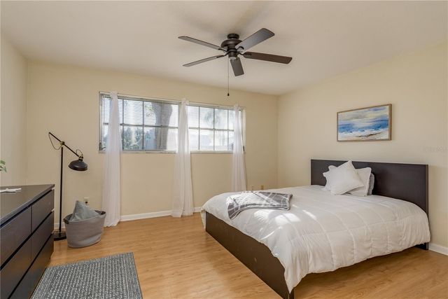 6952 122ND STREET, Seminole, FL 33772