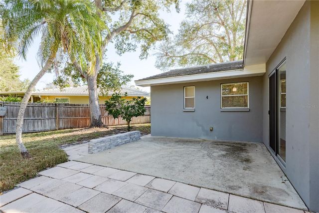 6952 122ND STREET, Seminole, FL 33772