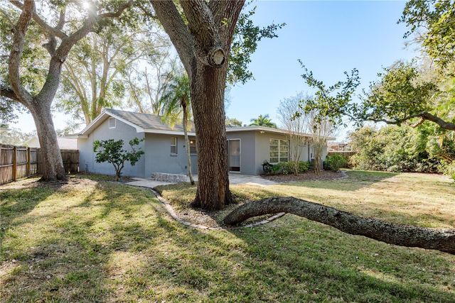 6952 122ND STREET, Seminole, FL 33772