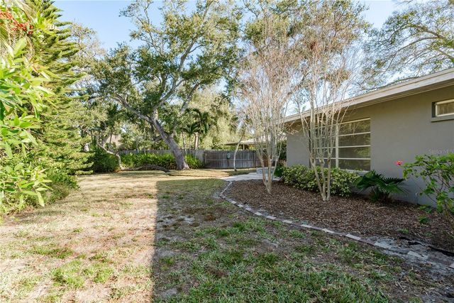 6952 122ND STREET, Seminole, FL 33772