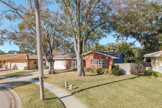 6952 122ND STREET, Seminole, FL 33772