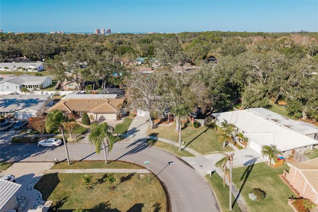 6952 122ND STREET, Seminole, FL 33772