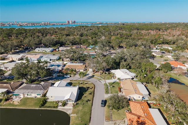 6952 122ND STREET, Seminole, FL 33772