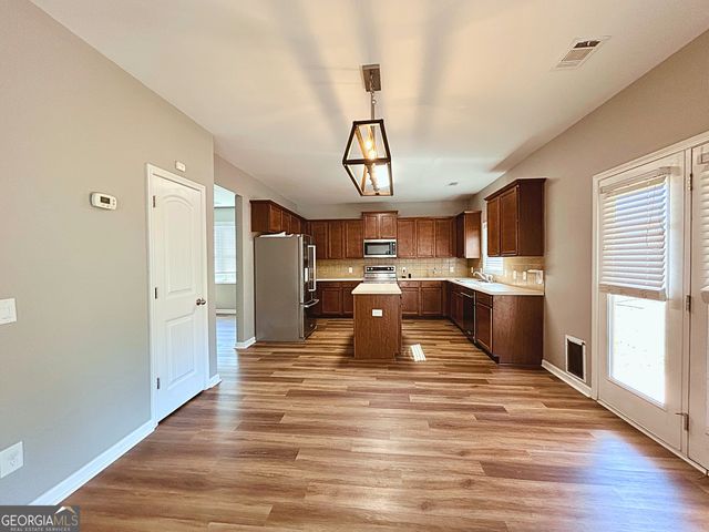 206 Christopher Drive, Byron, GA 31008