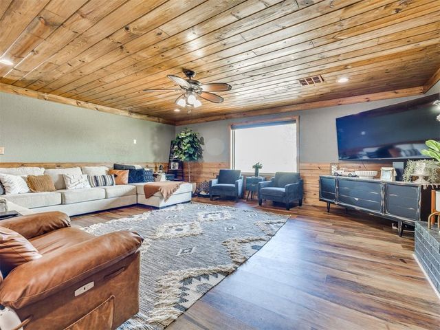 768 Ranchwood Drive, Tuttle, OK 73089
