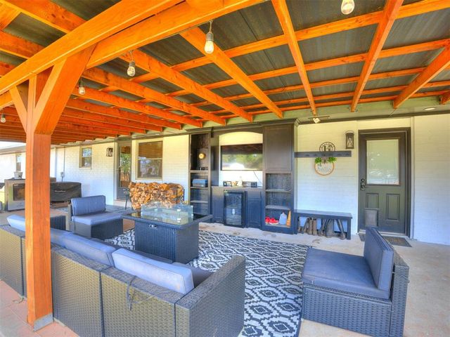 768 Ranchwood Drive, Tuttle, OK 73089