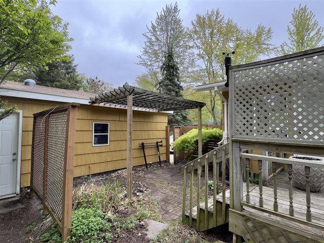 19105 Glendale Circle, Spring Lake, MI 49456