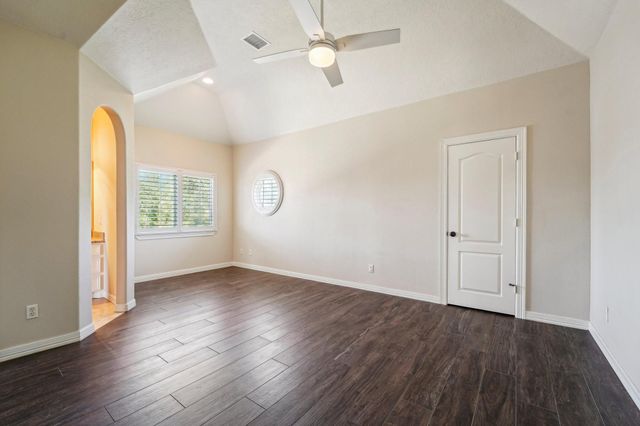 37 Kings Lake Estates Boulevard, Humble, TX 77346