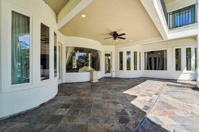 37 Kings Lake Estates Boulevard, Humble, TX 77346