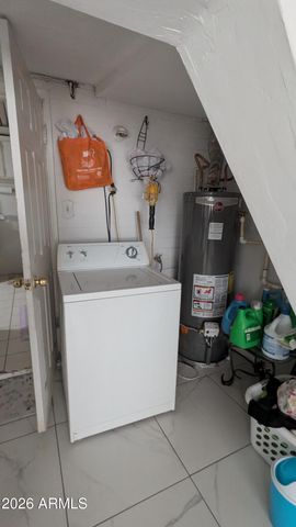 3833 W TAYLOR Street, Phoenix, AZ 85009