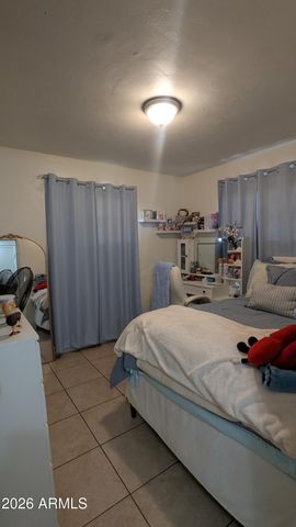 3833 W TAYLOR Street, Phoenix, AZ 85009