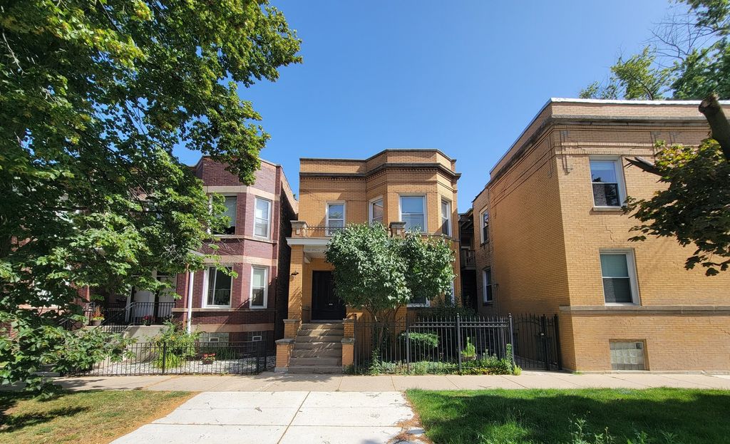 2302 W Addison Street, Chicago, IL 60618