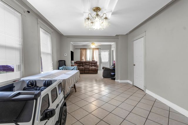 528 E 156th Street, Harvey, IL 60426
