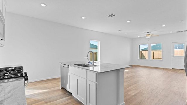 9010 Shady Cabana Way, Iowa Colony, TX 77583