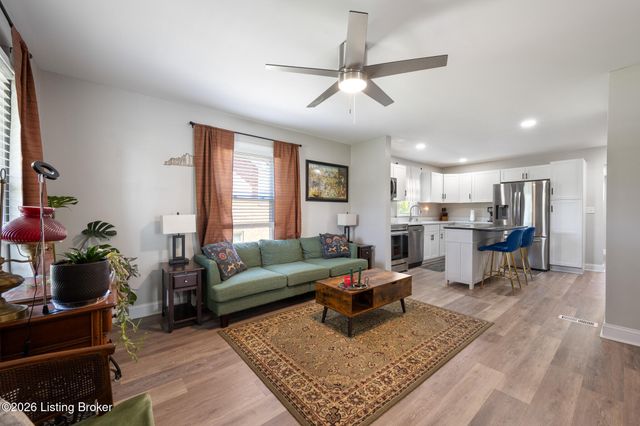 5214 Valley Station Rd, Louisville, KY 40272