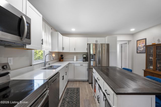 5214 Valley Station Rd, Louisville, KY 40272