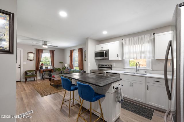 5214 Valley Station Rd, Louisville, KY 40272