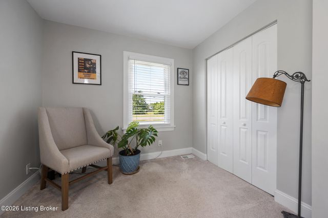 5214 Valley Station Rd, Louisville, KY 40272