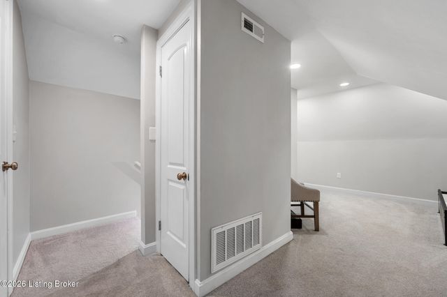 5214 Valley Station Rd, Louisville, KY 40272